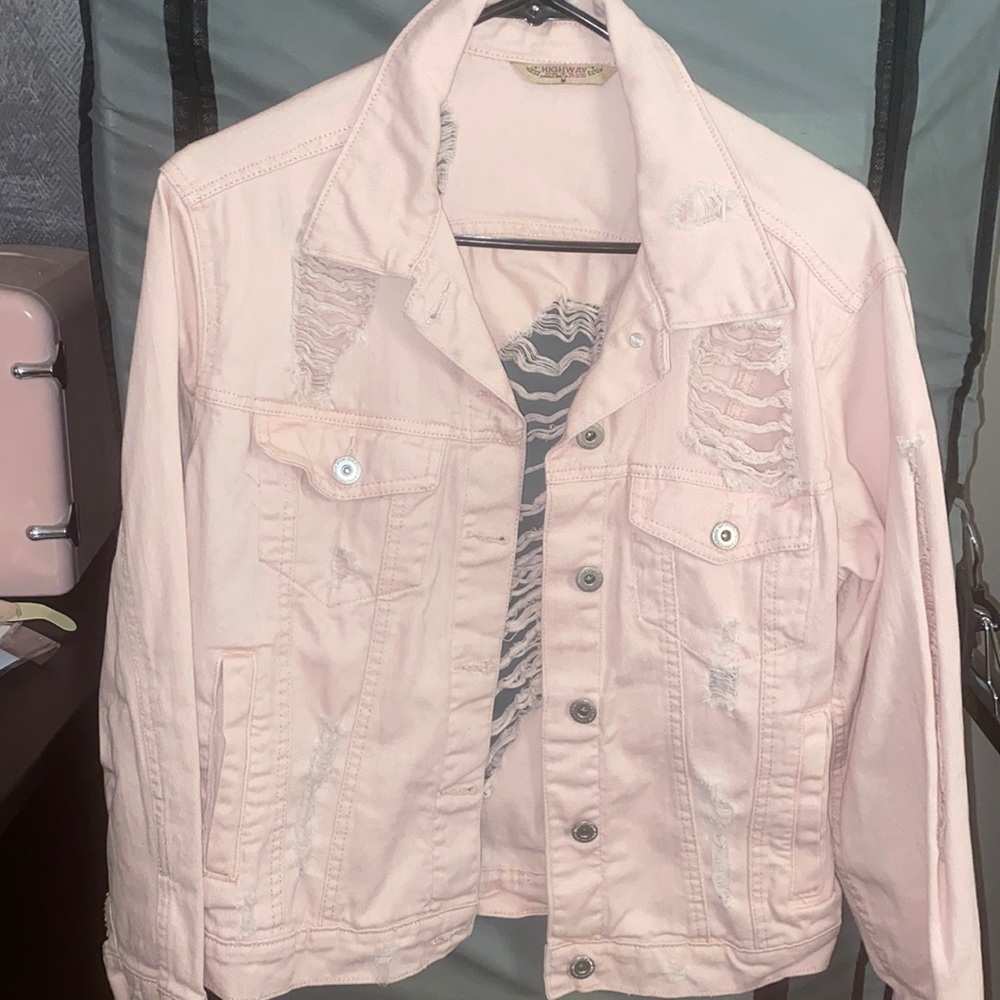 BABY PINK SHREDDED JEAN JACKET! 💖